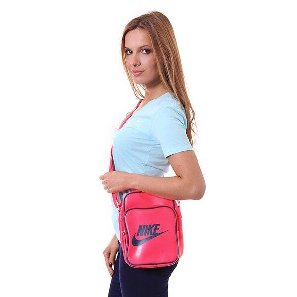 Torba sportowa damska NIKE TORBA HERITAGE SI SMALL ITEMS II ba4270633 kolor czerwony