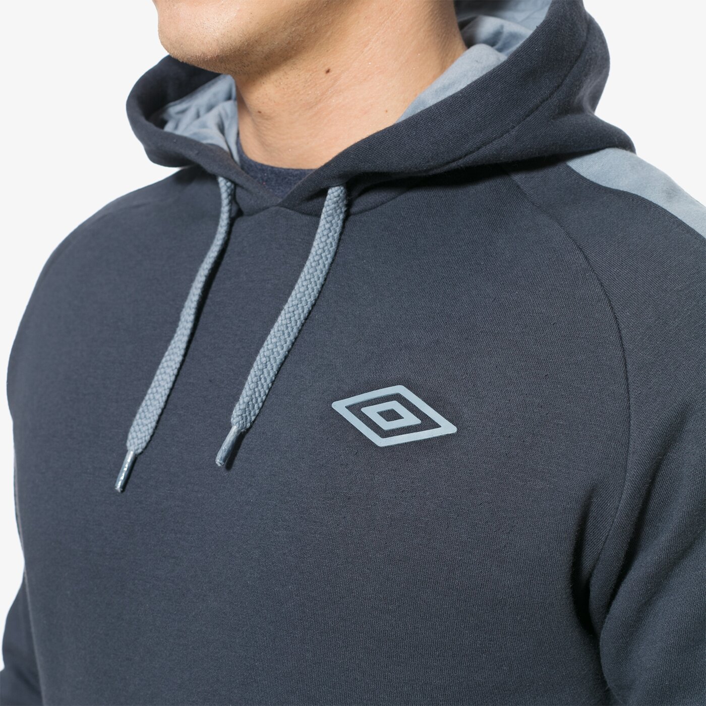 Bluza męska UMBRO BLUZA CONTRAST SLEEVE PANEL OH HOODED 65158ugkr kolor granatowy