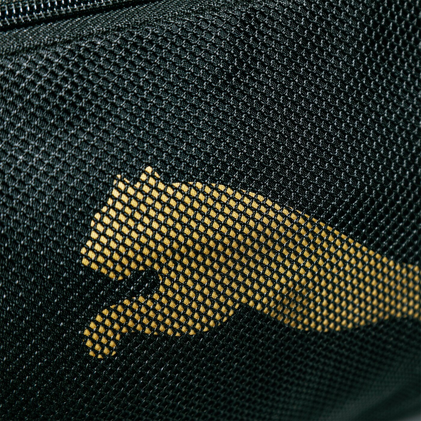 Torba sportowa damska PUMA TORBA AT ESS BARREL BAG 7736505 kolor czarny