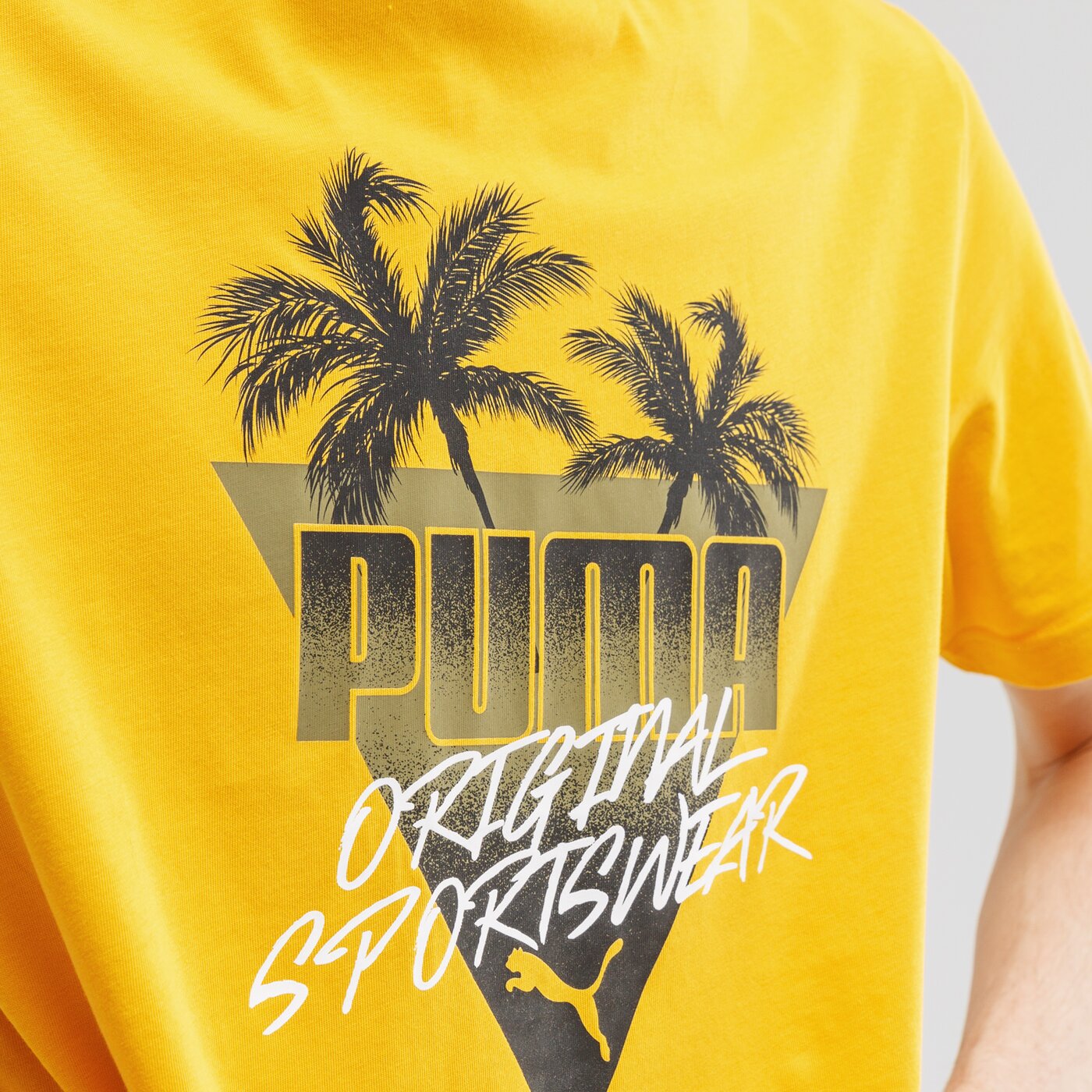 Koszulka męska PUMA T-SHIRT SUMMER PALMS GRAPHIC 581917 25 kolor żółty