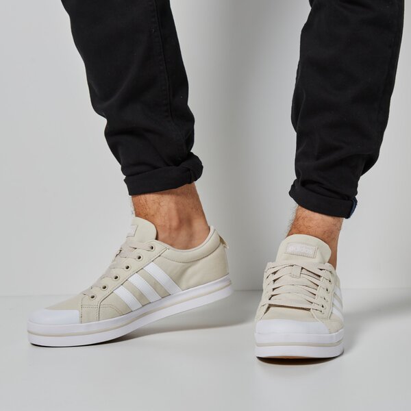 Buty sportowe męskie ADIDAS BRAVADA fy7807 kolor beżowy
