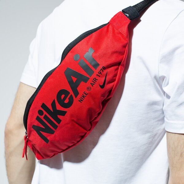 Nerka (saszetka na pas) damska sportowa NIKE NERKA NIKE HERITAGE 2.0 ct5226-657 kolor czerwony