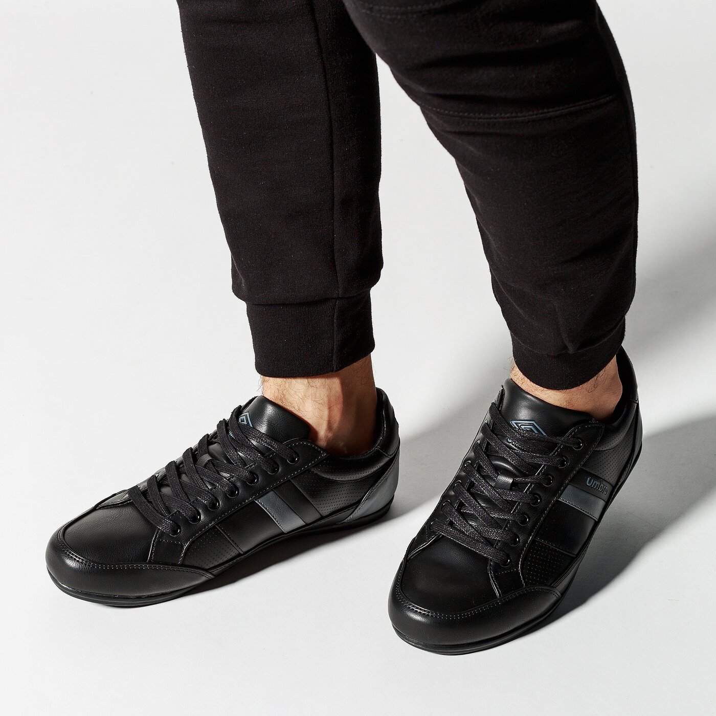 Buty sportowe męskie UMBRO NOBLE umml218002 kolor czarny