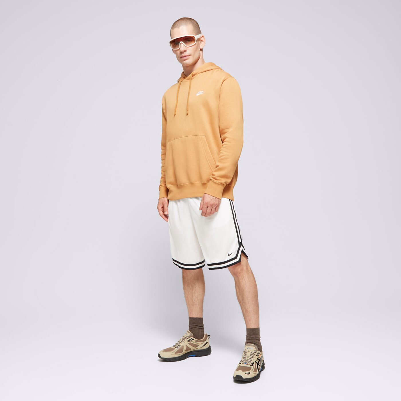 Bluza męska NIKE BLUZA Z KAPTUREM SPORTSWEAR CLUB FLEECE bv2654-224 kolor brązowy