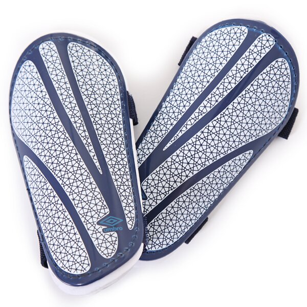 Męskie UMBRO OCHRANIACZE NEO SHIELD GUARD JNR SLIP OCHRANIACZE 20505ucid kolor niebieski