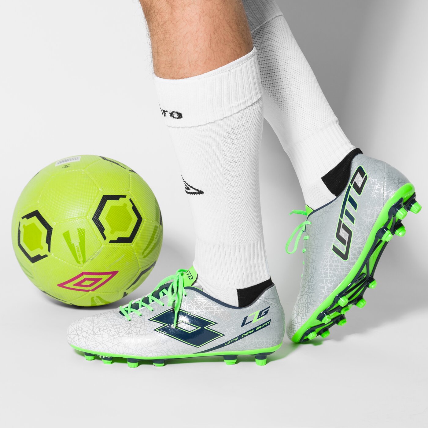 Buty piłkarskie męskie LOTTO LZG VIII 700 FGT s7148 kolor srebrny