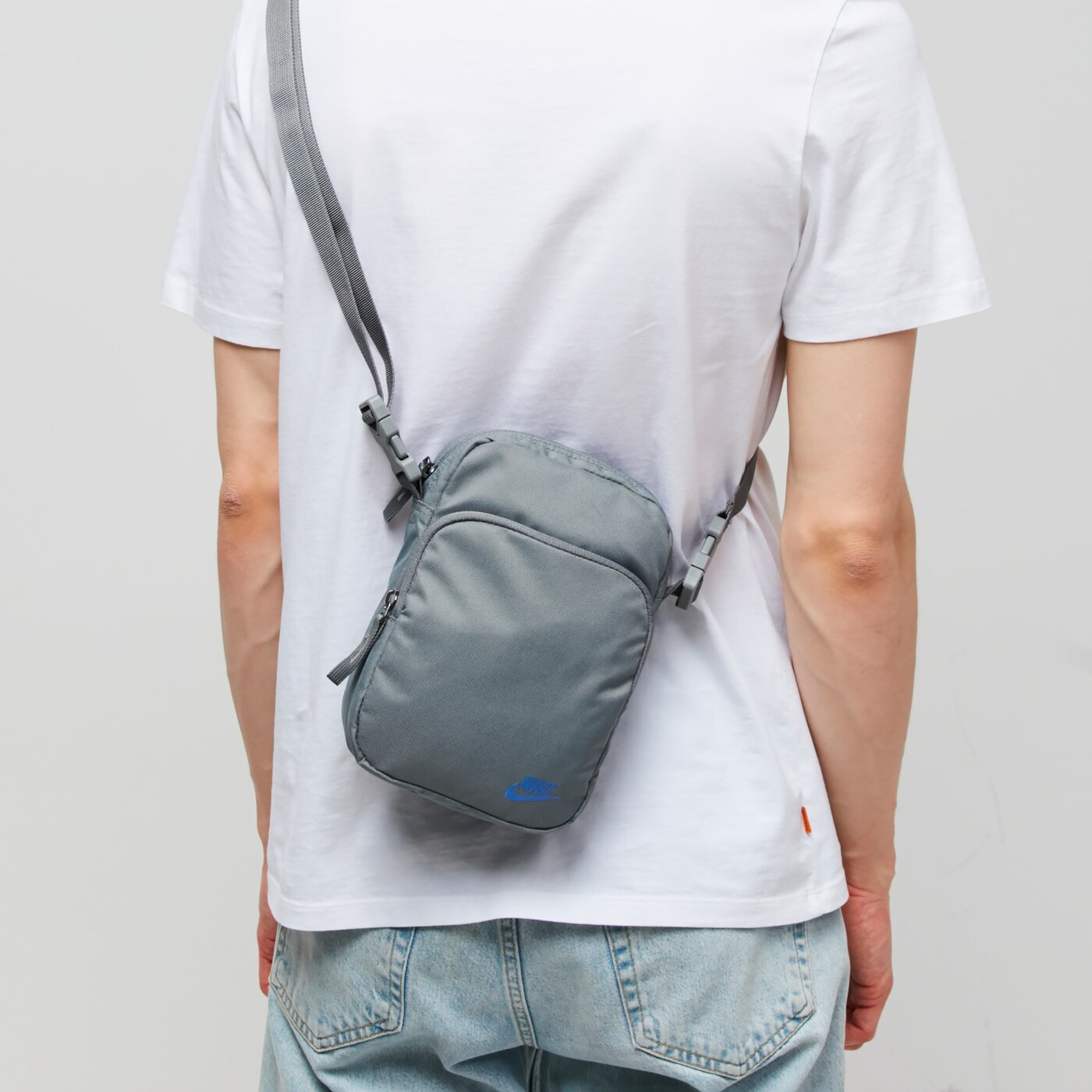 Torba sportowa damska NIKE TOREBKA HERITAGE 2.0 ba5898-085 kolor szary