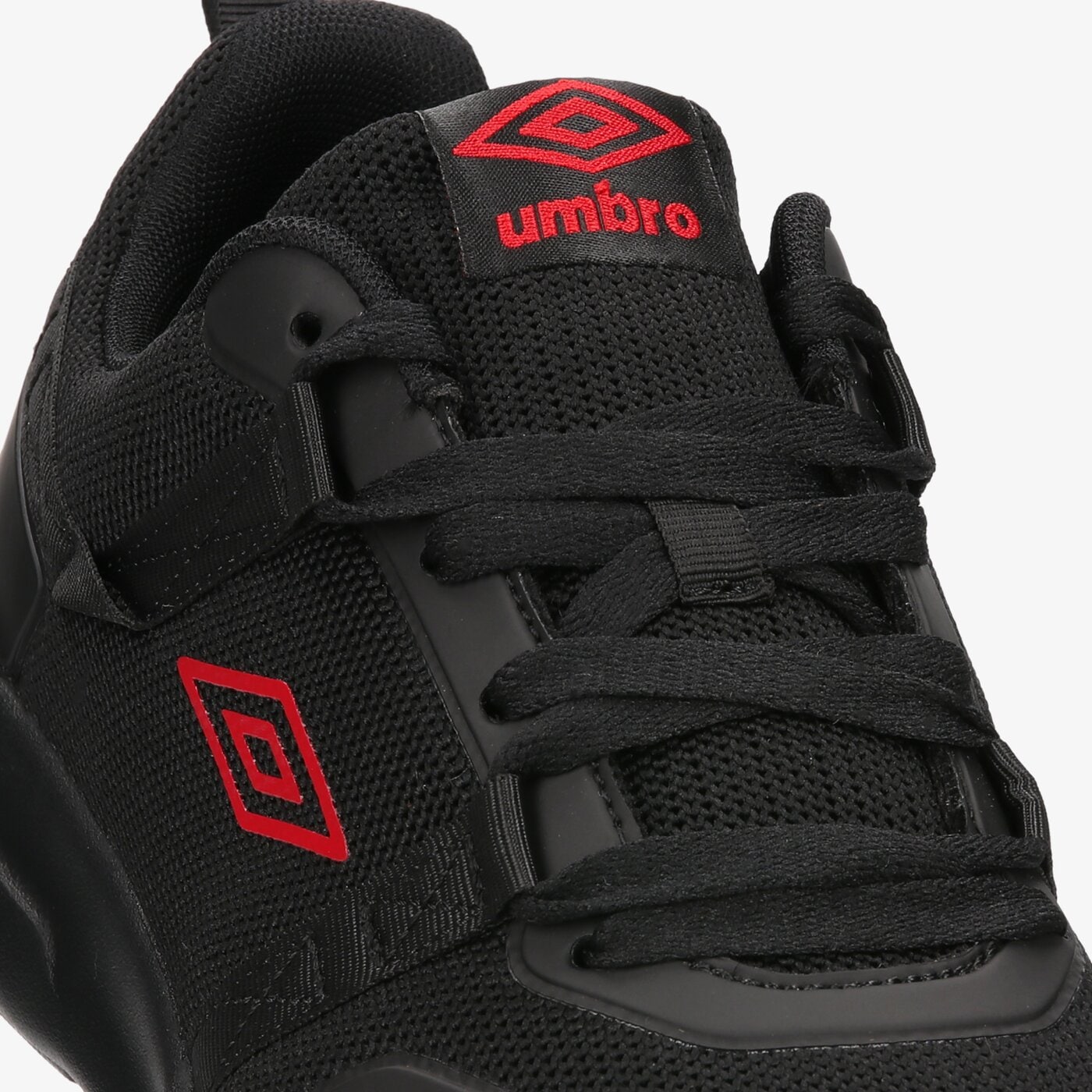 Buty treningowe męskie UMBRO HERVEY umml122010 kolor czarny