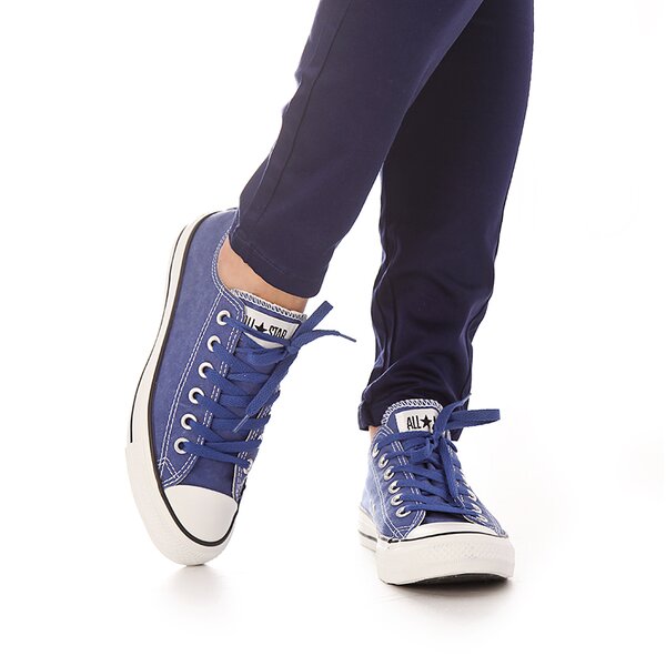 Buty sportowe damskie CONVERSE CHUCK TAYLOR ALL STAR  136849cw kolor granatowy