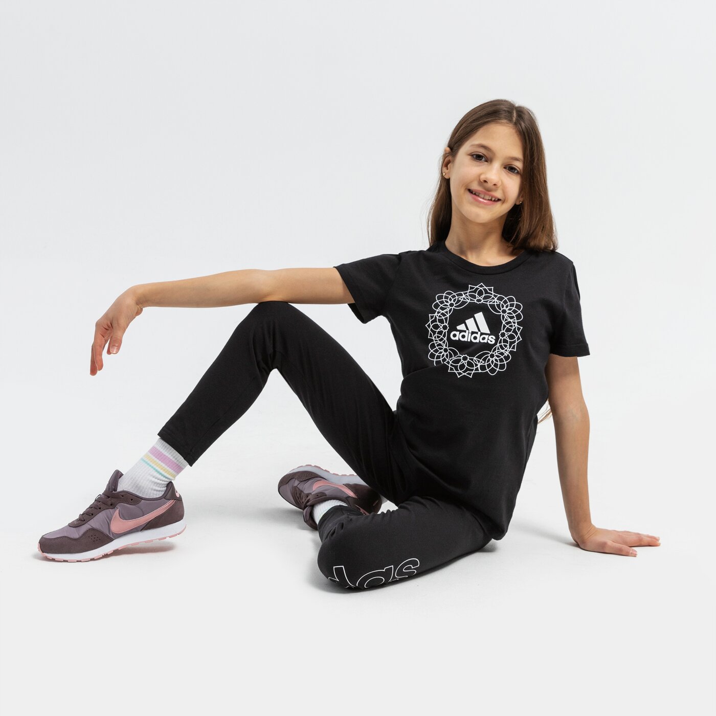 Koszulka dziecięca ADIDAS T-SHIRT SS G GFX 1 GIRL gt1426 kolor czarny