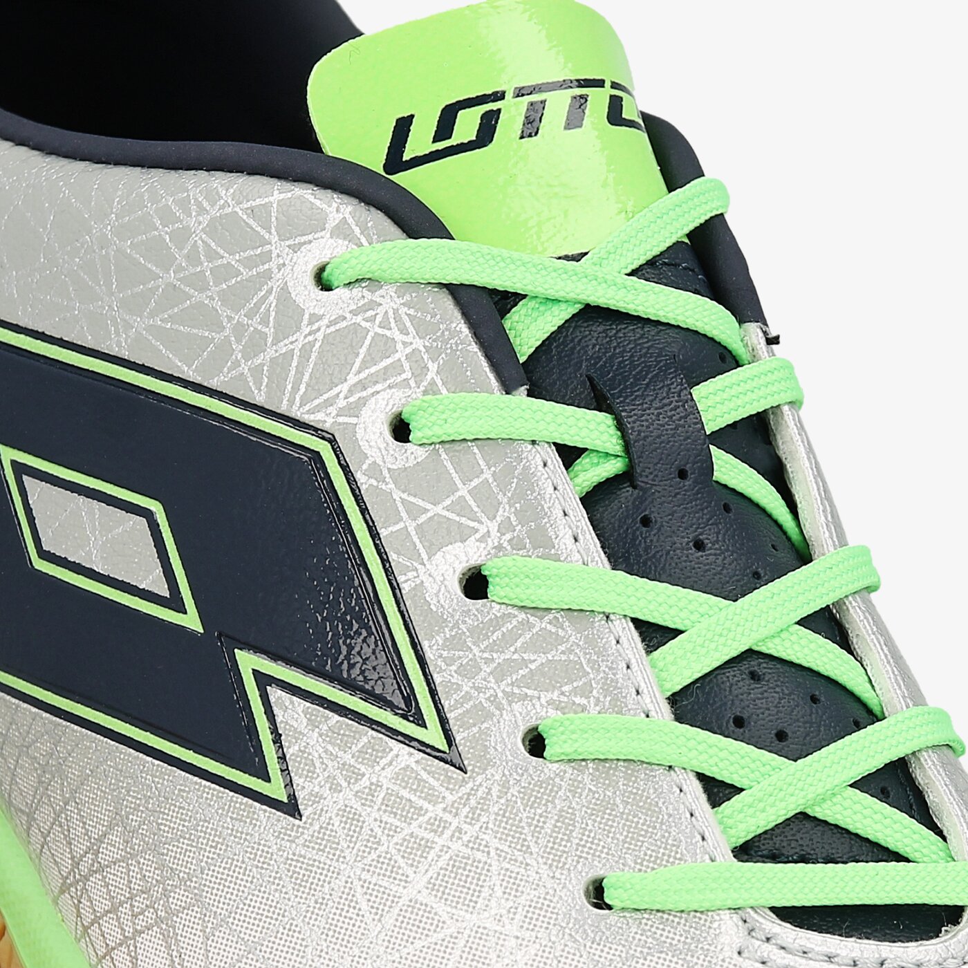 Buty piłkarskie dla dzieci LOTTO LZG VIII 700 ID JR s7189 kolor srebrny