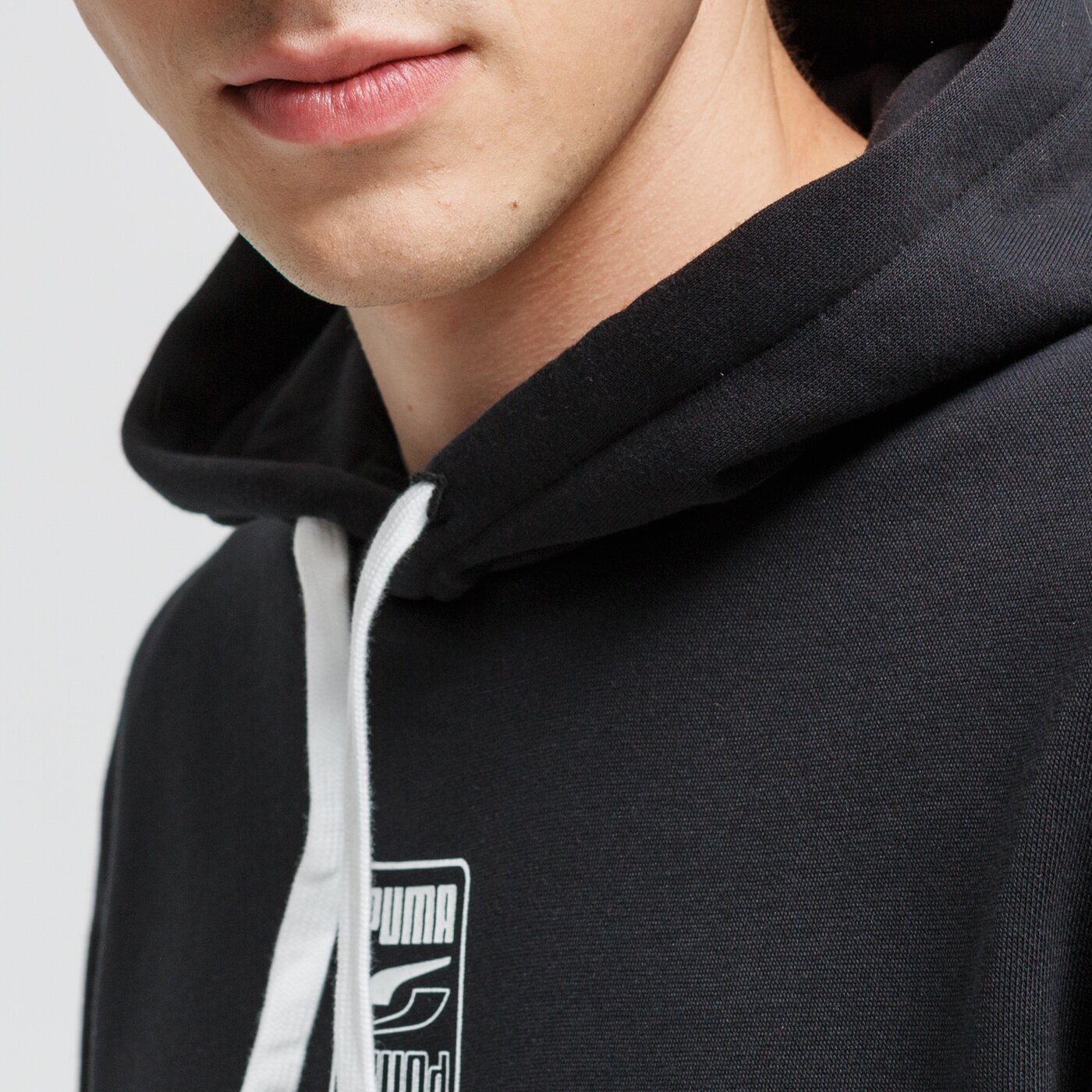 Bluza męska PUMA BLUZA Z KAPTUREM REBEL FL 583494 01 kolor czarny