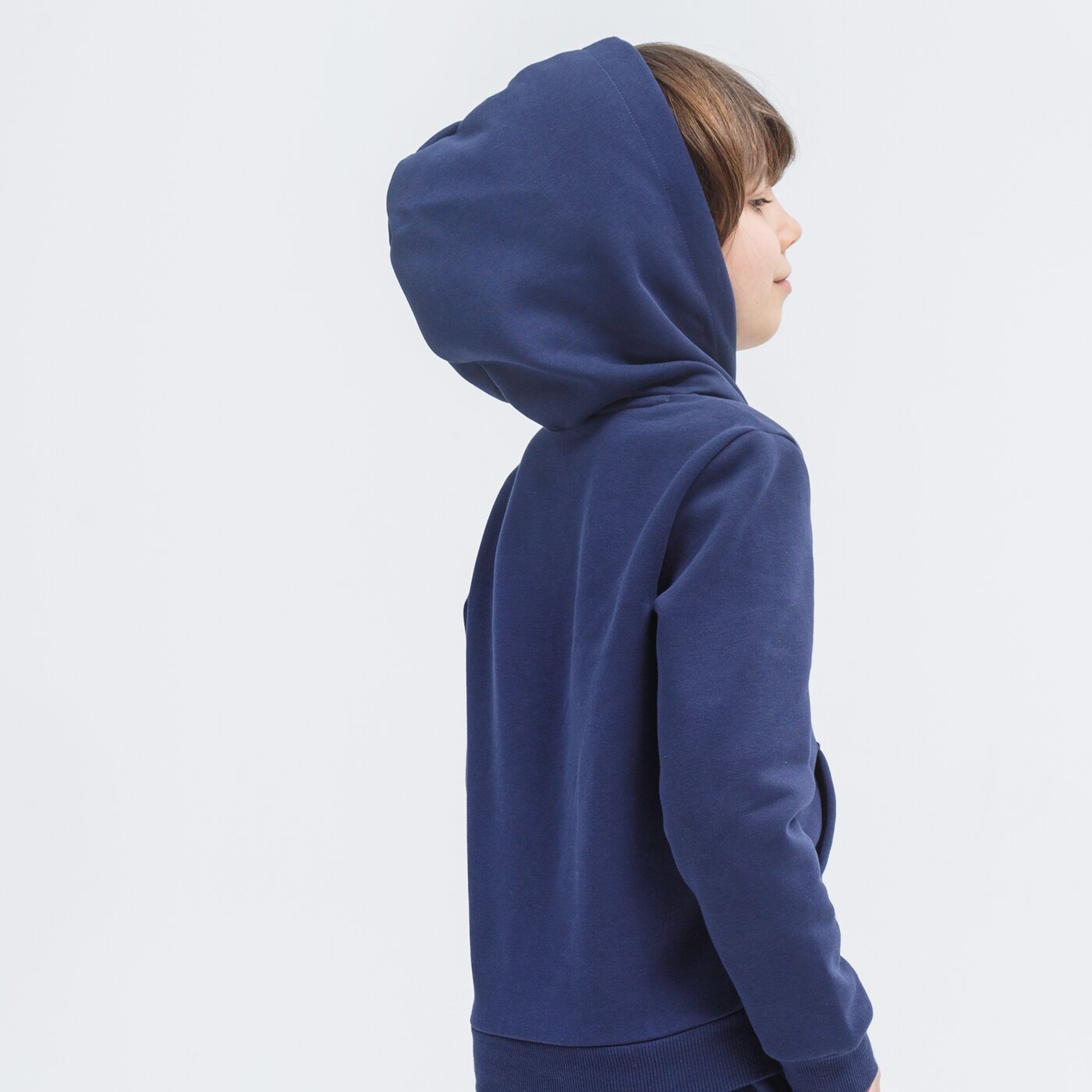 Bluza dziecięca PUMA BLUZA Z KAPTUREM ESS 2 BIG LOGO FL 586987 06 kolor granatowy