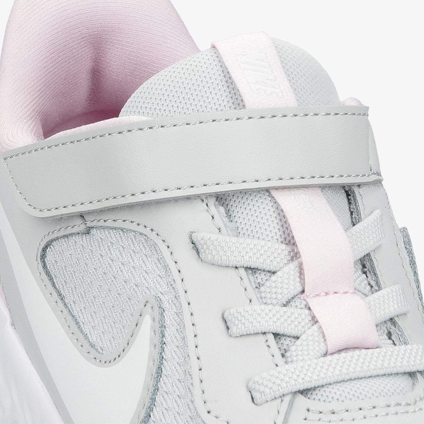 Buty do biegania dla dzieci NIKE REVOLUTION 5 bq5672-021 kolor szary