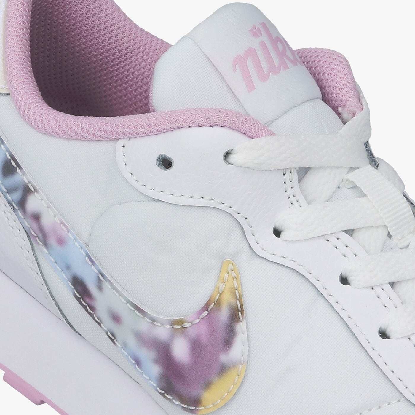 Buty dziecięce NIKE MD VALIANT cn8555-100 kolor biały