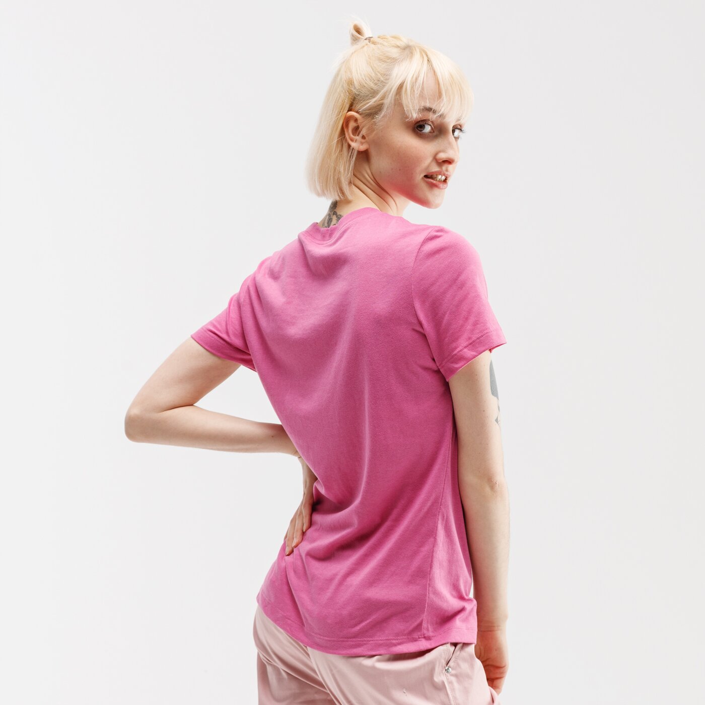 Koszulka damska NIKE T-SHIRT SPORTSWEAR ck4361-691 kolor różowy