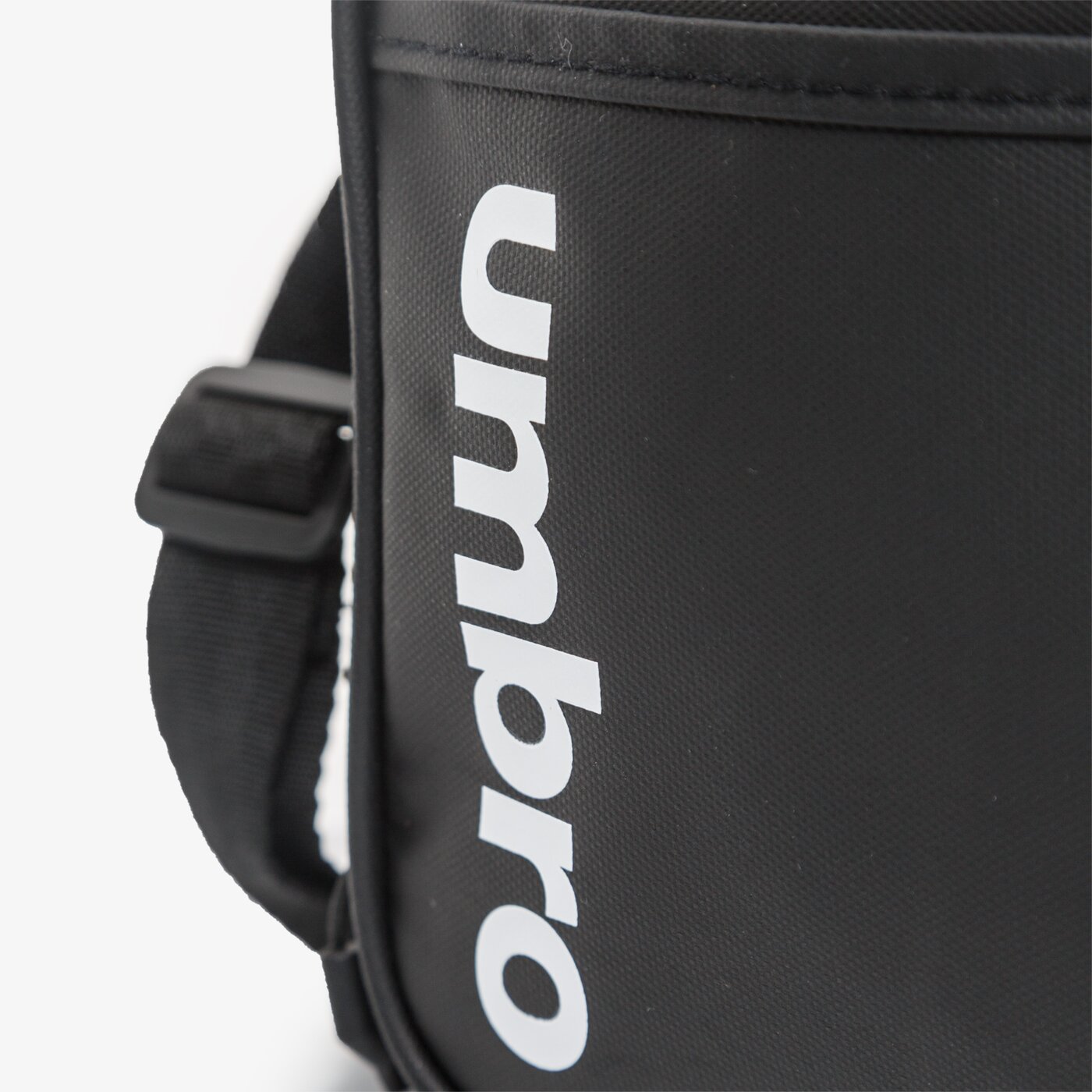 Torba sportowa damska UMBRO TOREBKA CORWEN ul121tom08001 kolor czarny