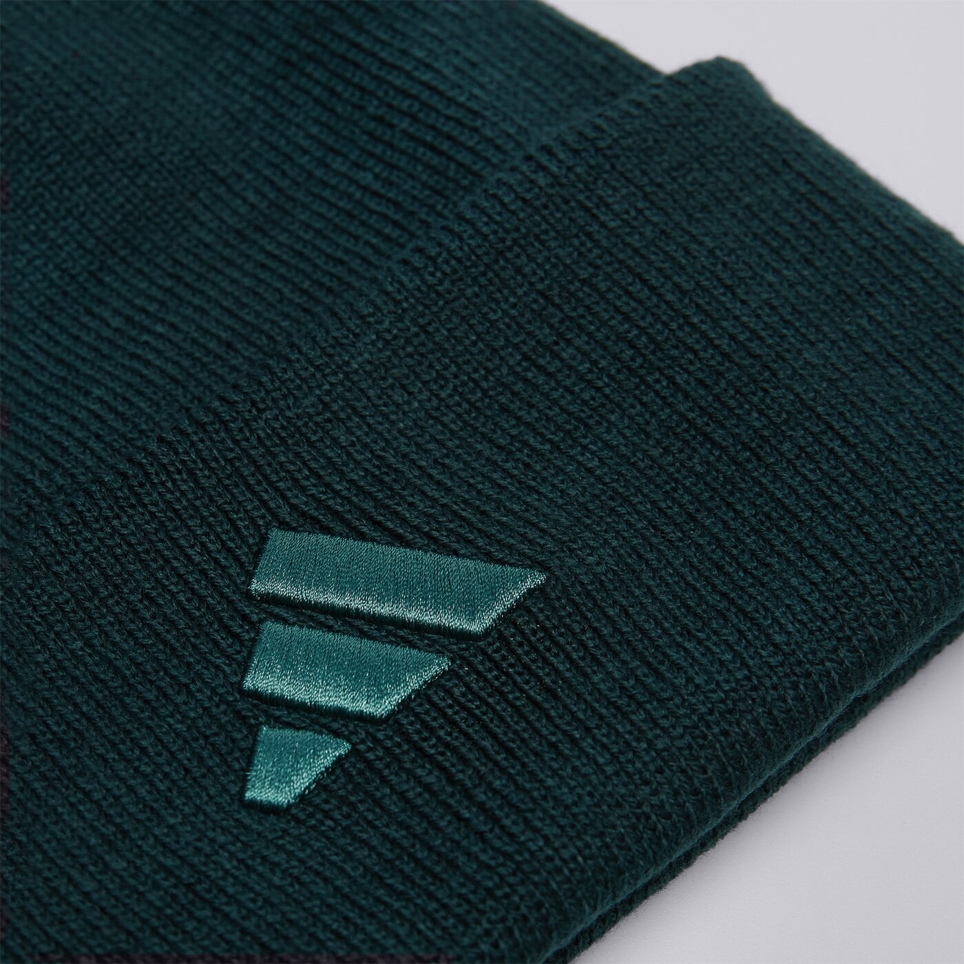 Czapka zimowa damska ADIDAS CZAPKA NEW LOG BEA CUF jx5747 kolor zielony