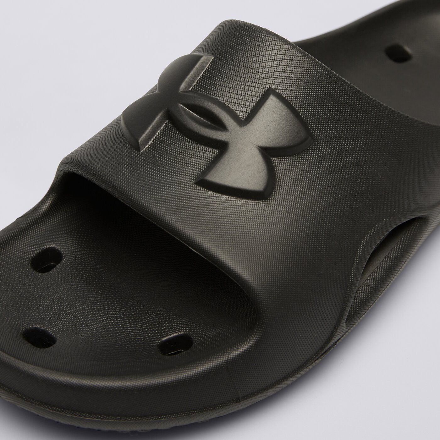 Klapki męskie UNDER ARMOUR M LOCKER V SL 3028094001 kolor czarny