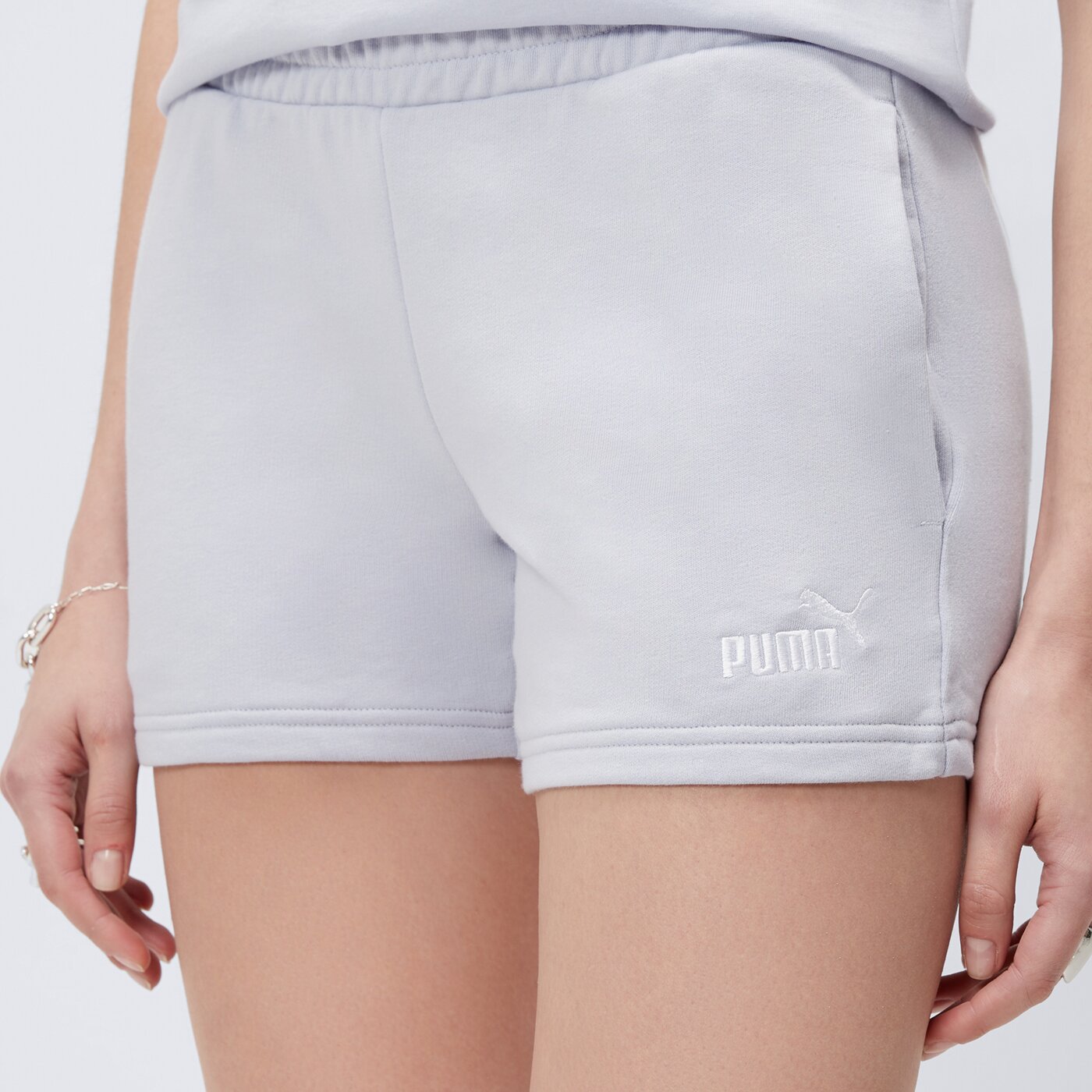 Spodenki damskie PUMA SZORTY ESS SMALL NO. 1 FT 682439 47 kolor fioletowy