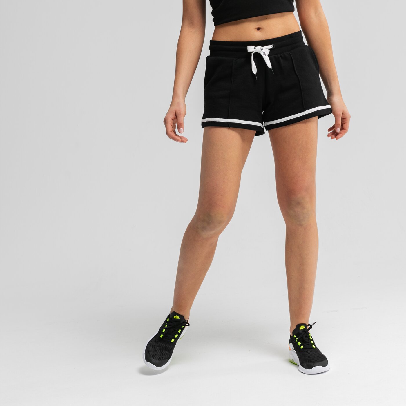 Spodenki damskie UMBRO SZORTY HURRY ul19szd10001 kolor czarny