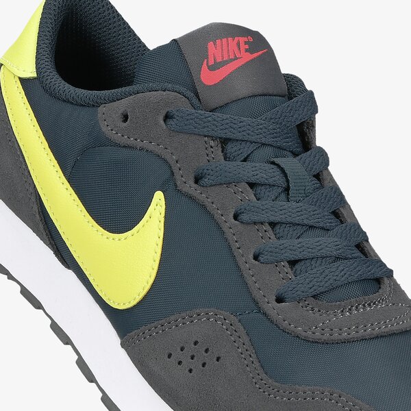 Buty dziecięce NIKE MD VALIANT cn8558-400 kolor granatowy