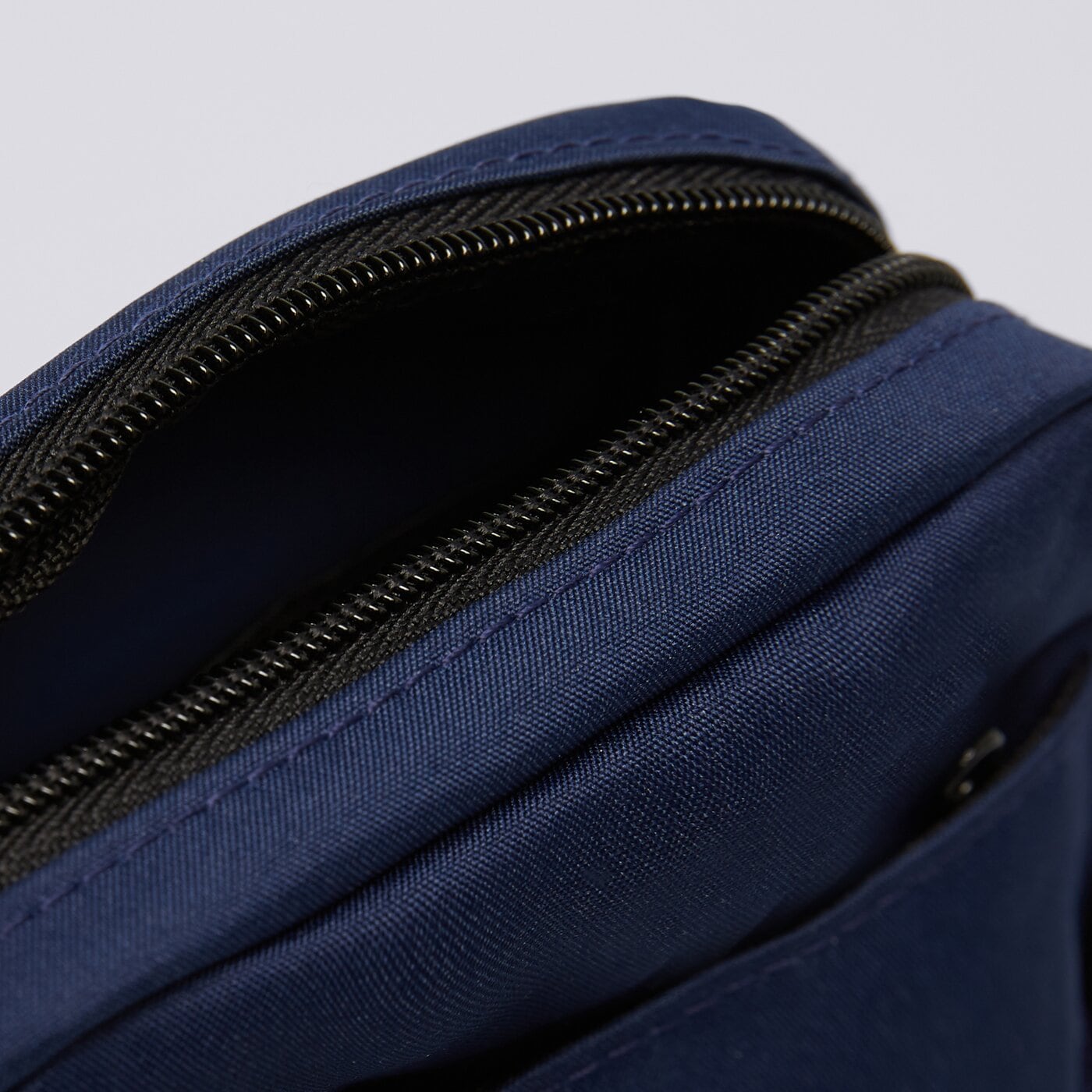 Torba sportowa damska ADIDAS TOREBKA LINEAR ORG in6128 kolor granatowy