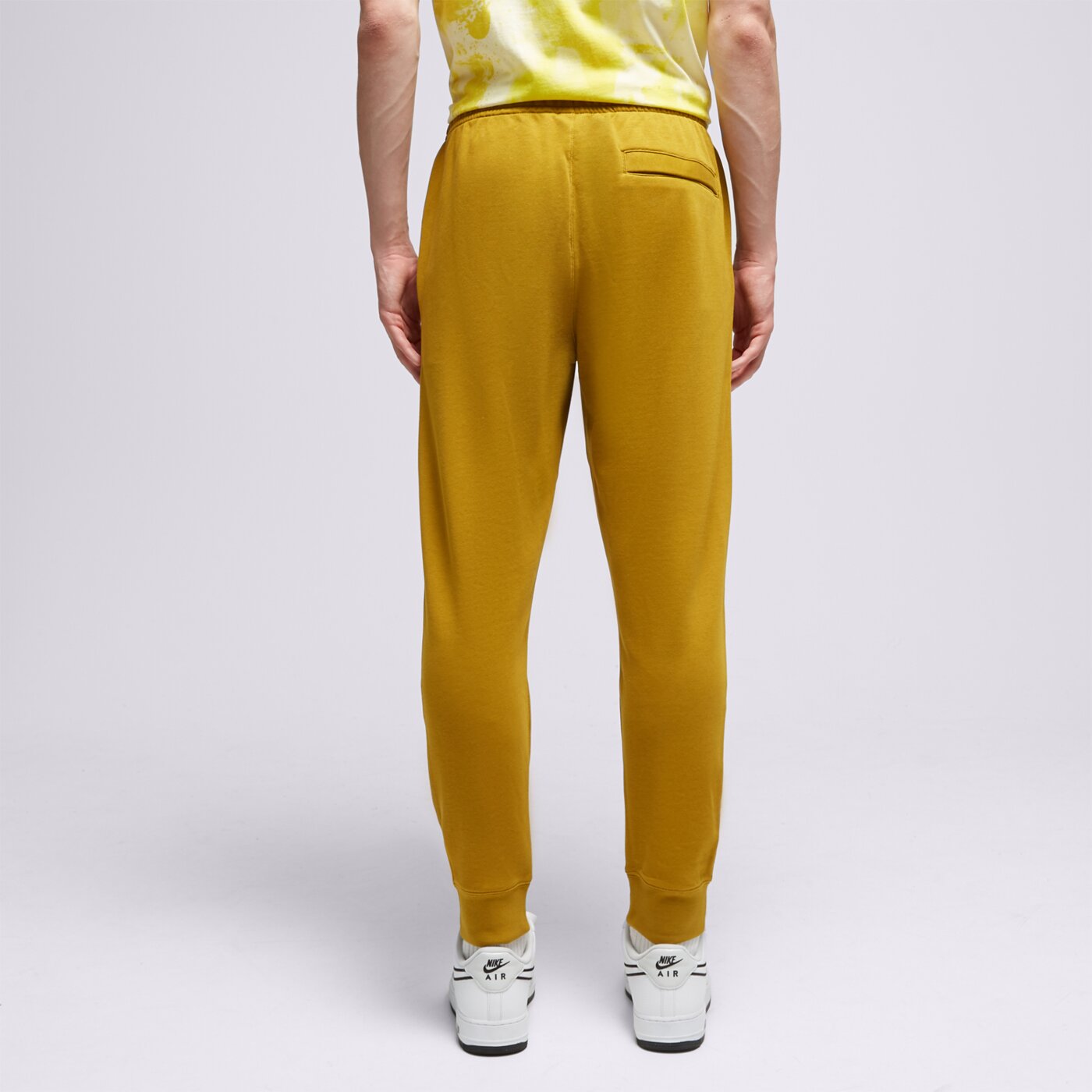 Spodnie dresowe męskie NIKE SPODNIE NIKE SPORTSWEAR CLUB bv2679-716 kolor musztardowy