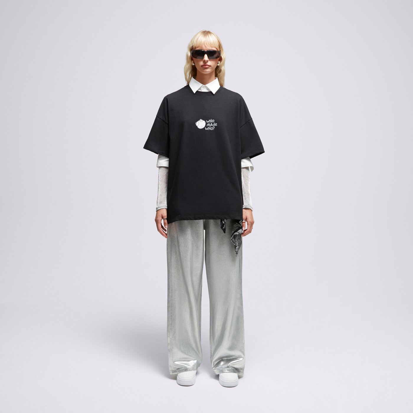 S.NOW JOB SIZEER T SHIRT “WHO MADE WHO”-BLACK si123tsu50002 kolor czarny