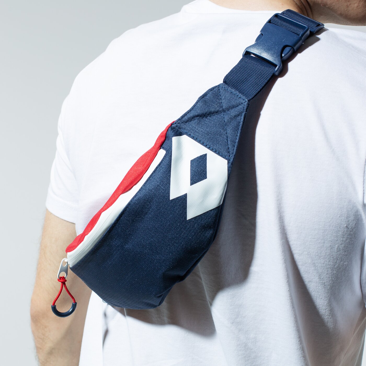 Nerka (saszetka na pas) damska sportowa LOTTO NERKA TANAP lo120neu01001 kolor granatowy