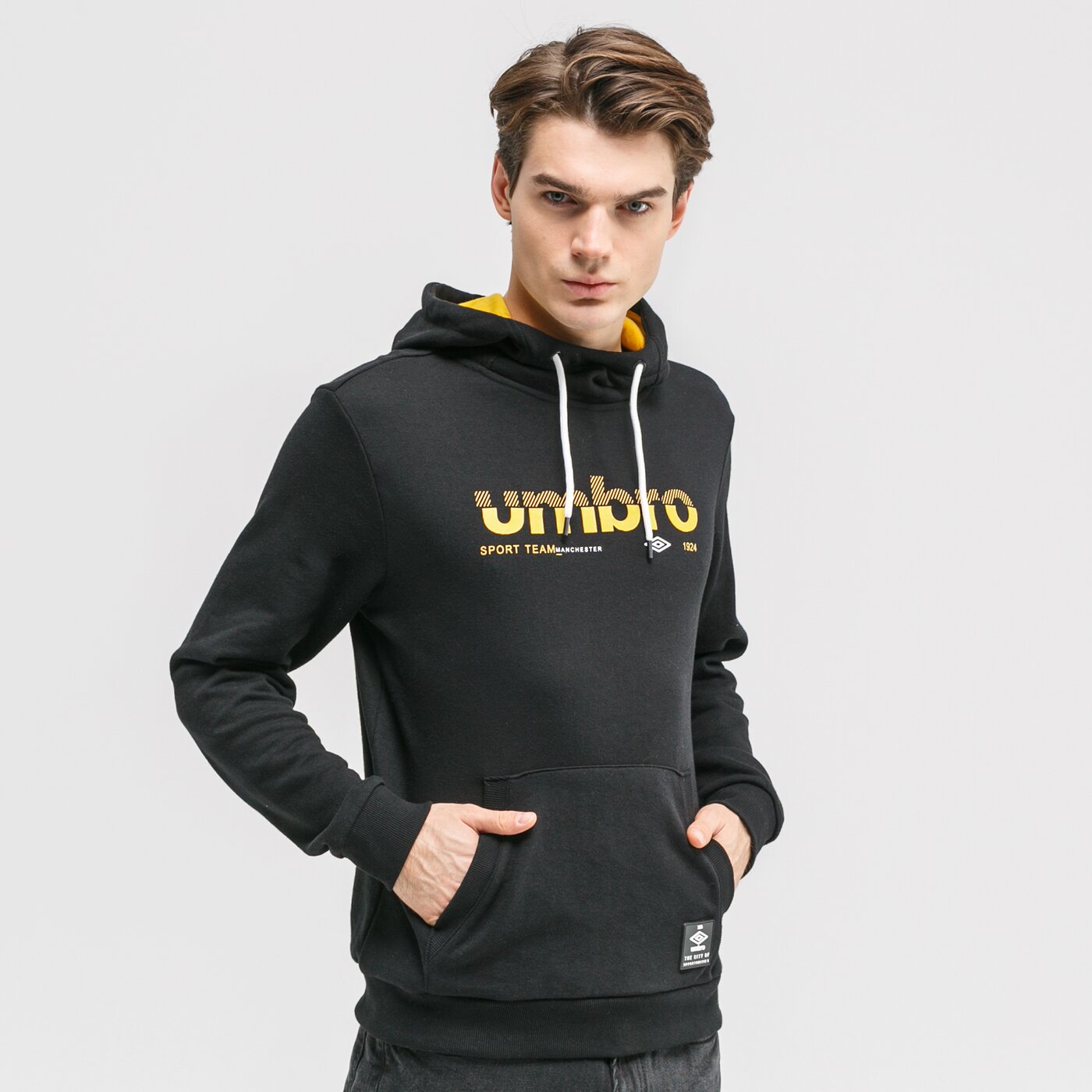 Bluza męska UMBRO BLUZA Z KAPTUREM WILLIS ul320blm08001 kolor czarny