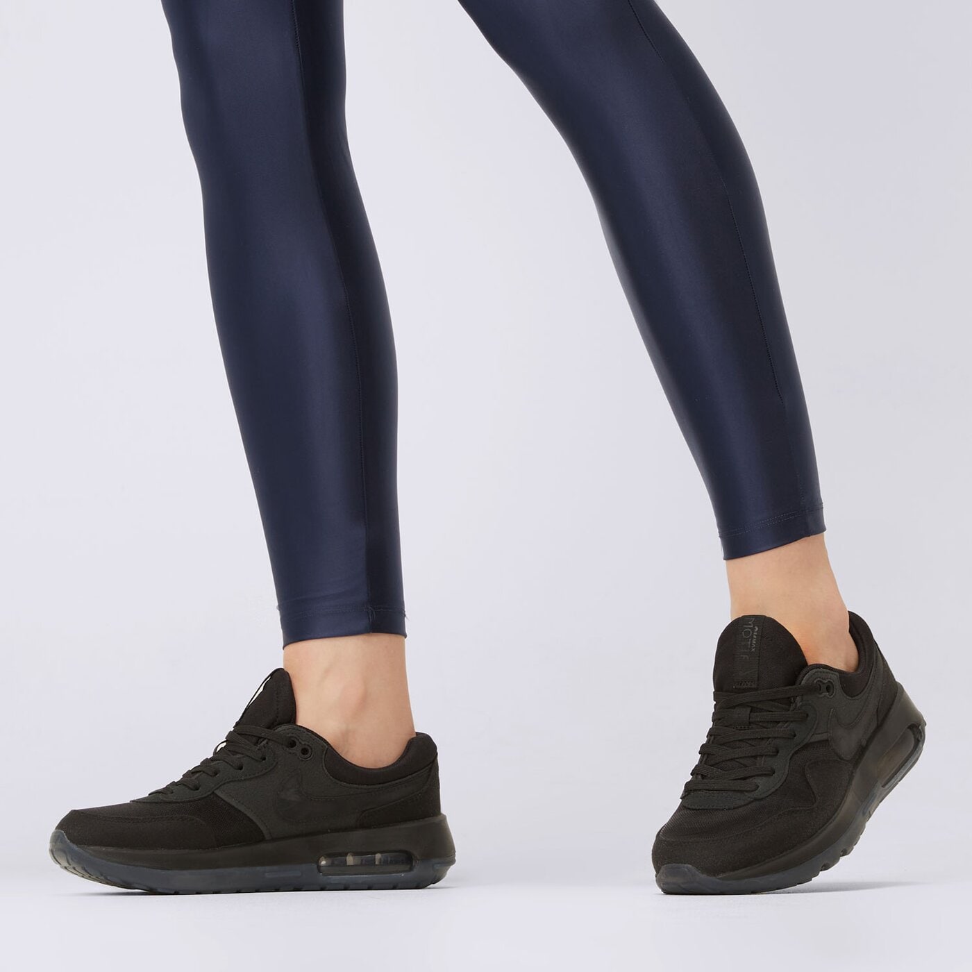 Buty dziecięce NIKE AIR MAX MOTIF dh9388-003 kolor czarny