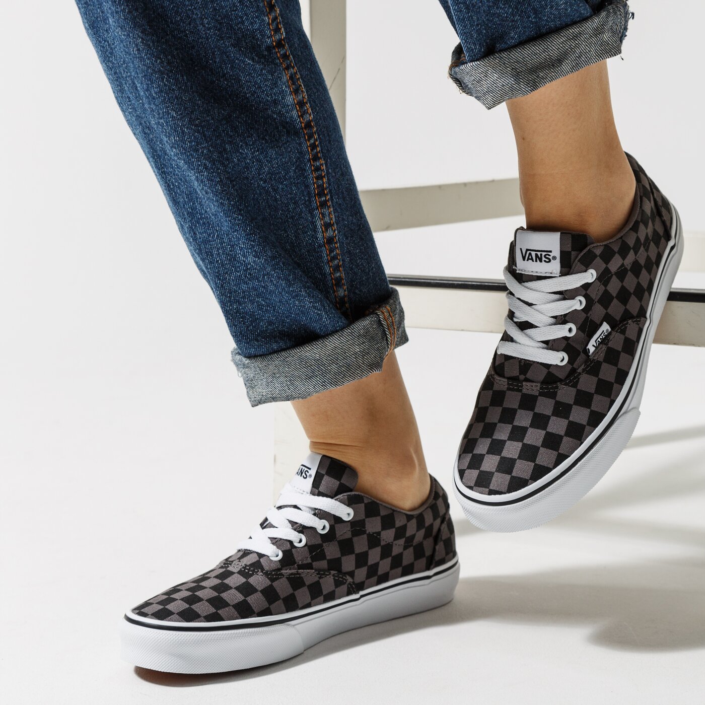 Buty dziecięce VANS YT DOHENY CHECKERBOARD vn0a3mwacoc1 kolor czarny