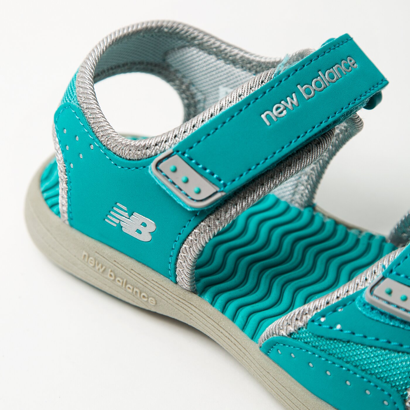 Sandały dla dzieci NEW BALANCE K2004GRG k2004grg kolor niebieski