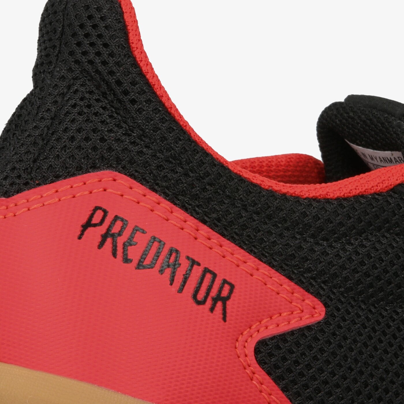 Buty piłkarskie męskie ADIDAS PREDATOR 20.4 IN SALA ee9580 kolor czarny