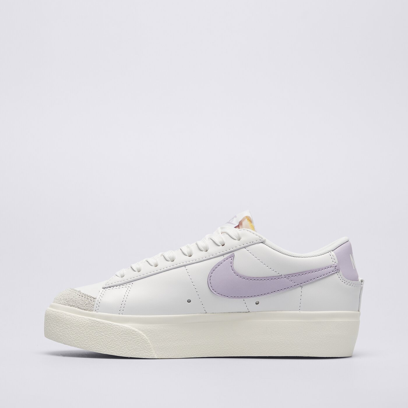 Buty sportowe damskie NIKE BLAZER LOW PLATFORM dj0292-114 kolor biały