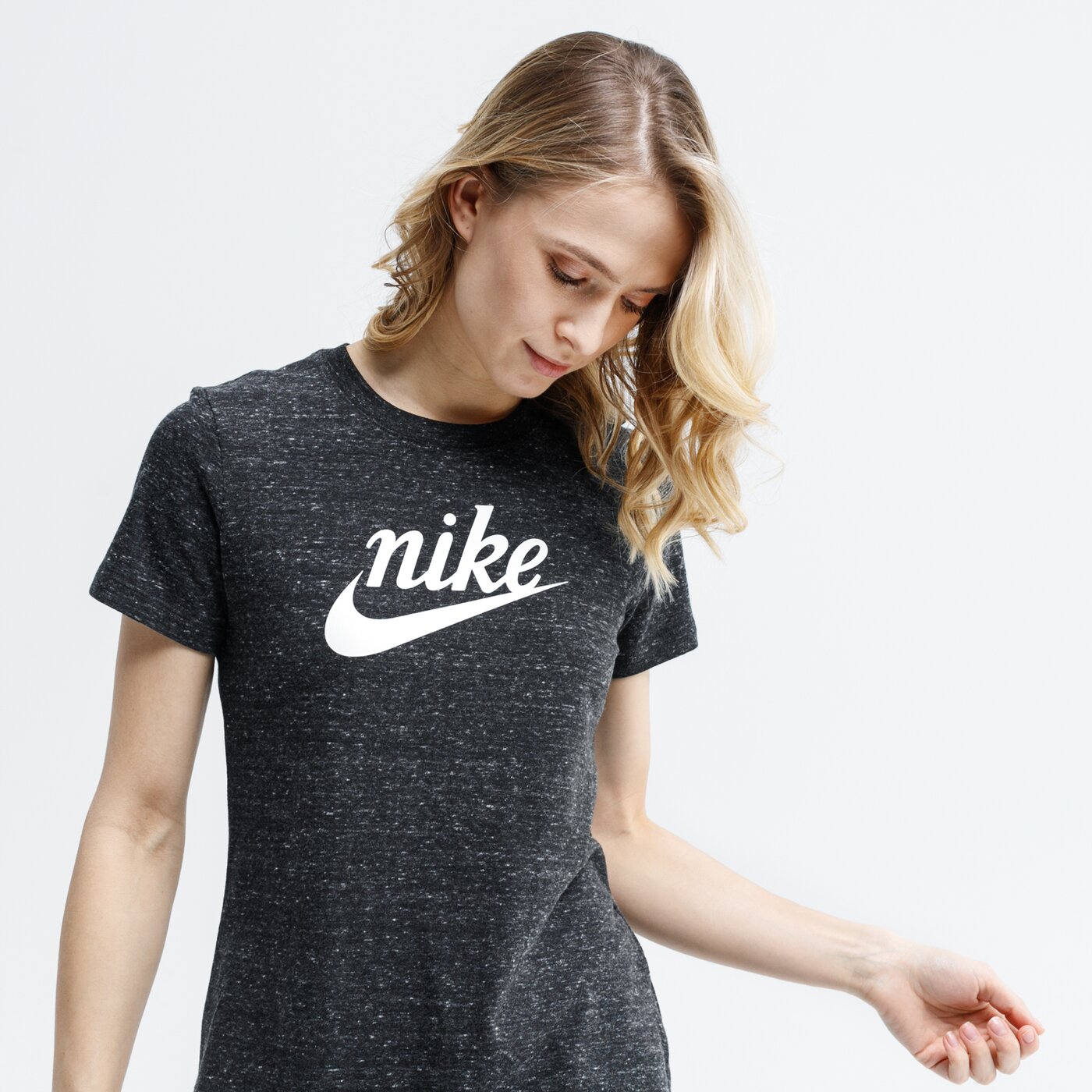 Koszulka damska NIKE T-SHIRT W NSW VARSITY ck4371-010 kolor czarny
