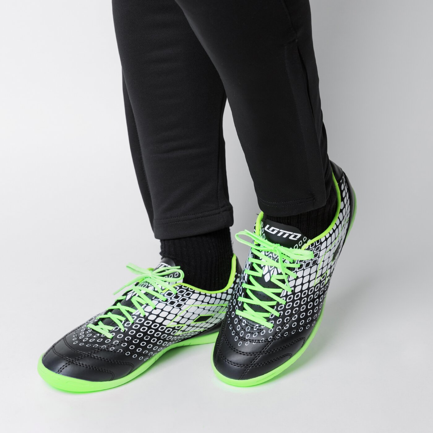 Buty piłkarskie męskie LOTTO SPIDER 700 XIV ID s9651 kolor czarny