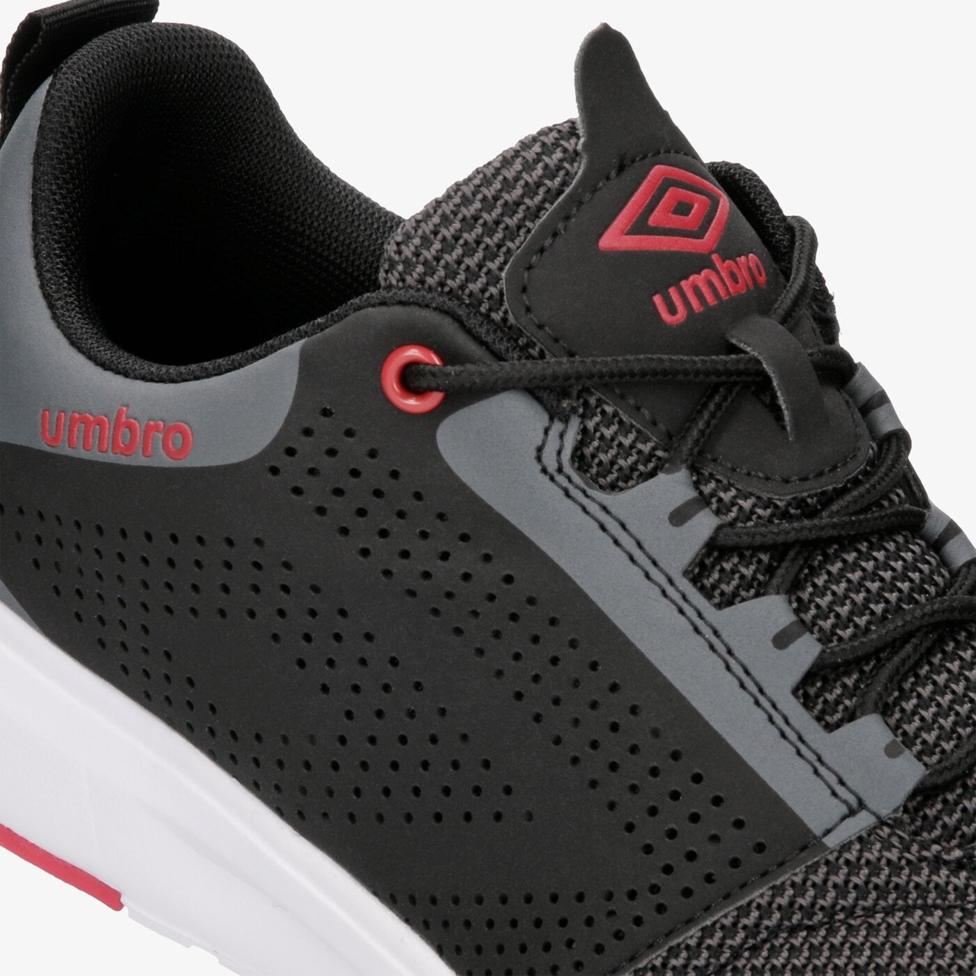 Buty sportowe męskie UMBRO MATASA II ummd119003 kolor czarny