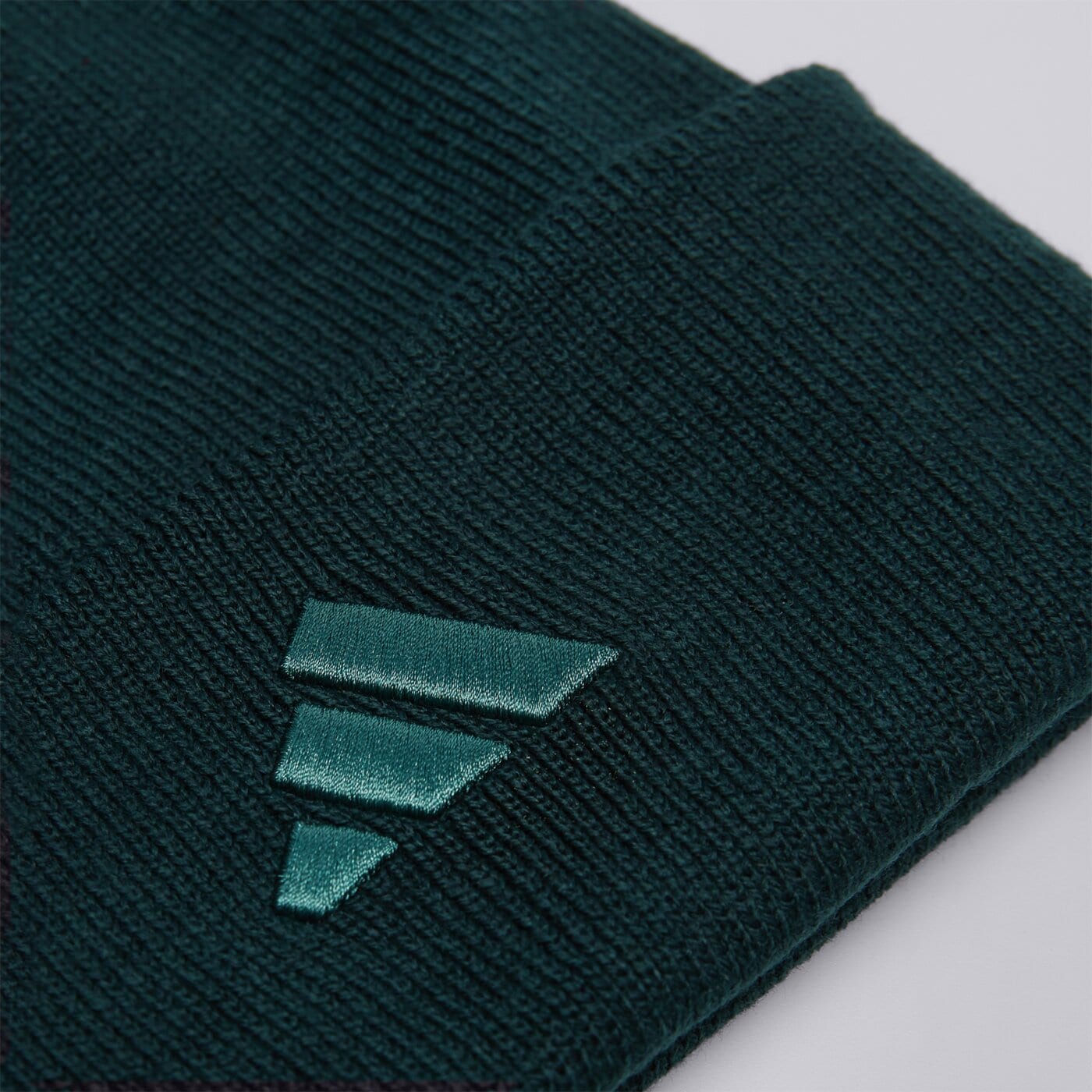 Czapka zimowa damska ADIDAS CZAPKA NEW LOG BEA CUF jx5747 kolor zielony