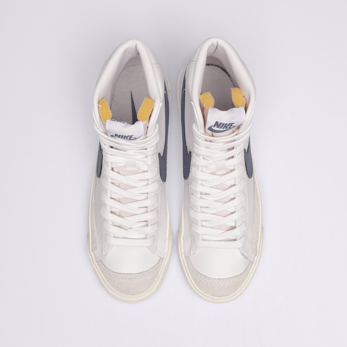 Buty sportowe damskie NIKE W BLAZER MID '77 cz1055-125 kolor biały