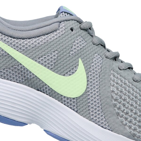 wmns revolution 4 eu