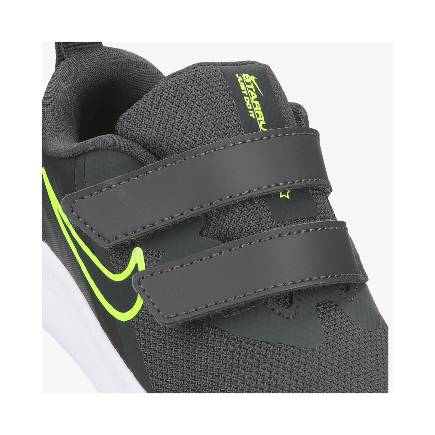 Buty do biegania dla dzieci NIKE STAR RUNNER 3 da2778-004 kolor szary