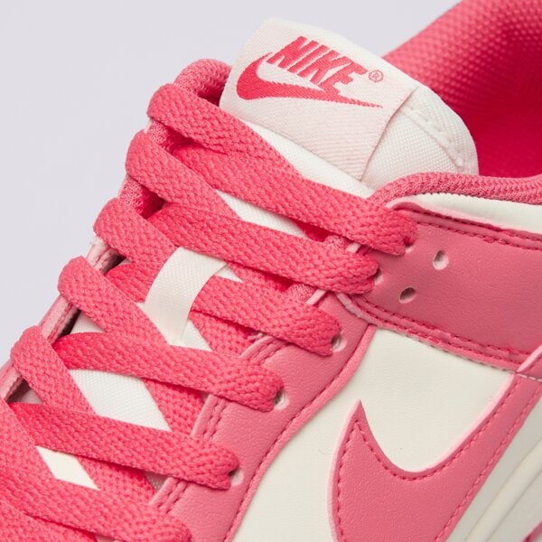 Buty sportowe damskie NIKE DUNK LOW dd1873-600 kolor różowy