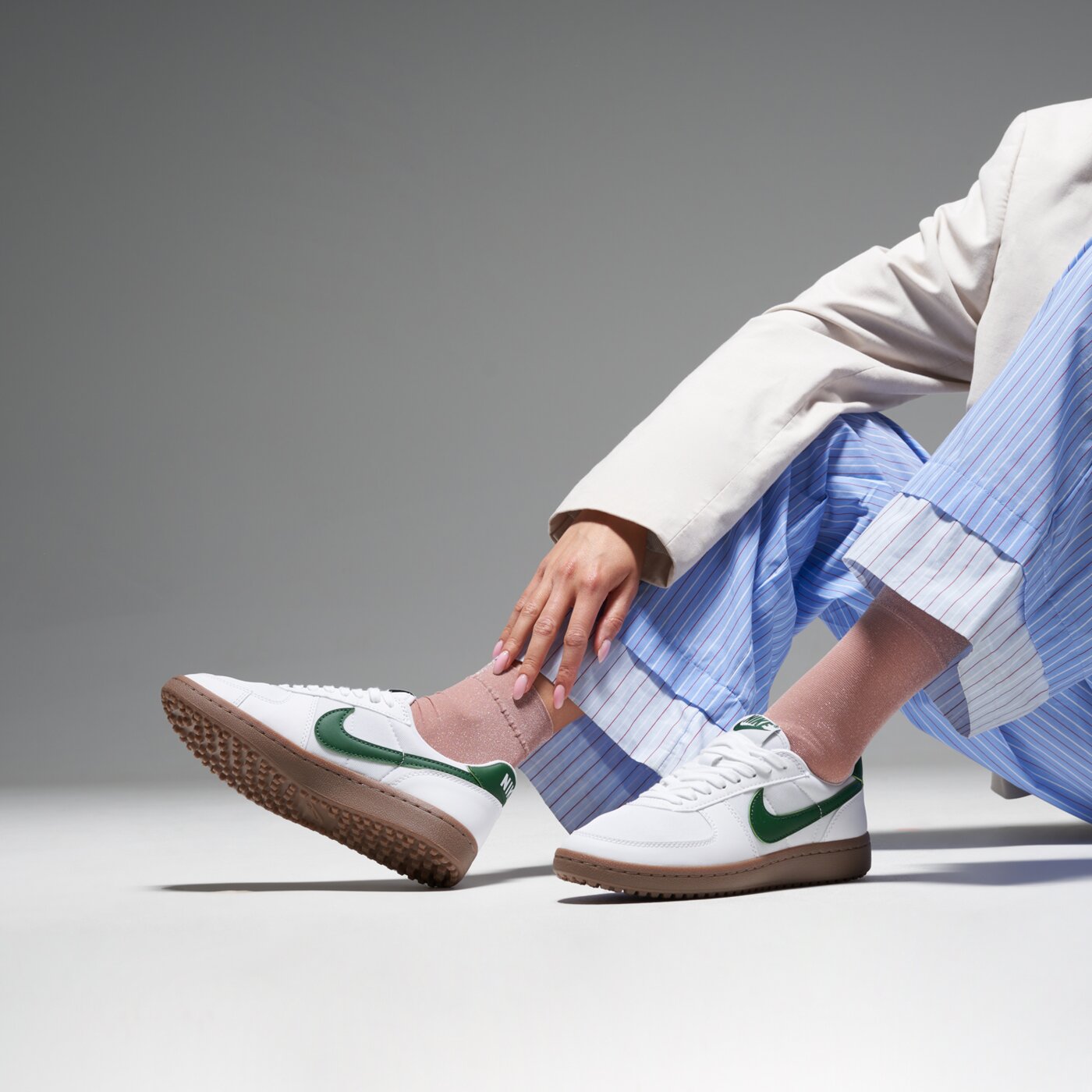 Buty sportowe damskie NIKE WMNS FIELD GENERAL fz5593-103 kolor biały