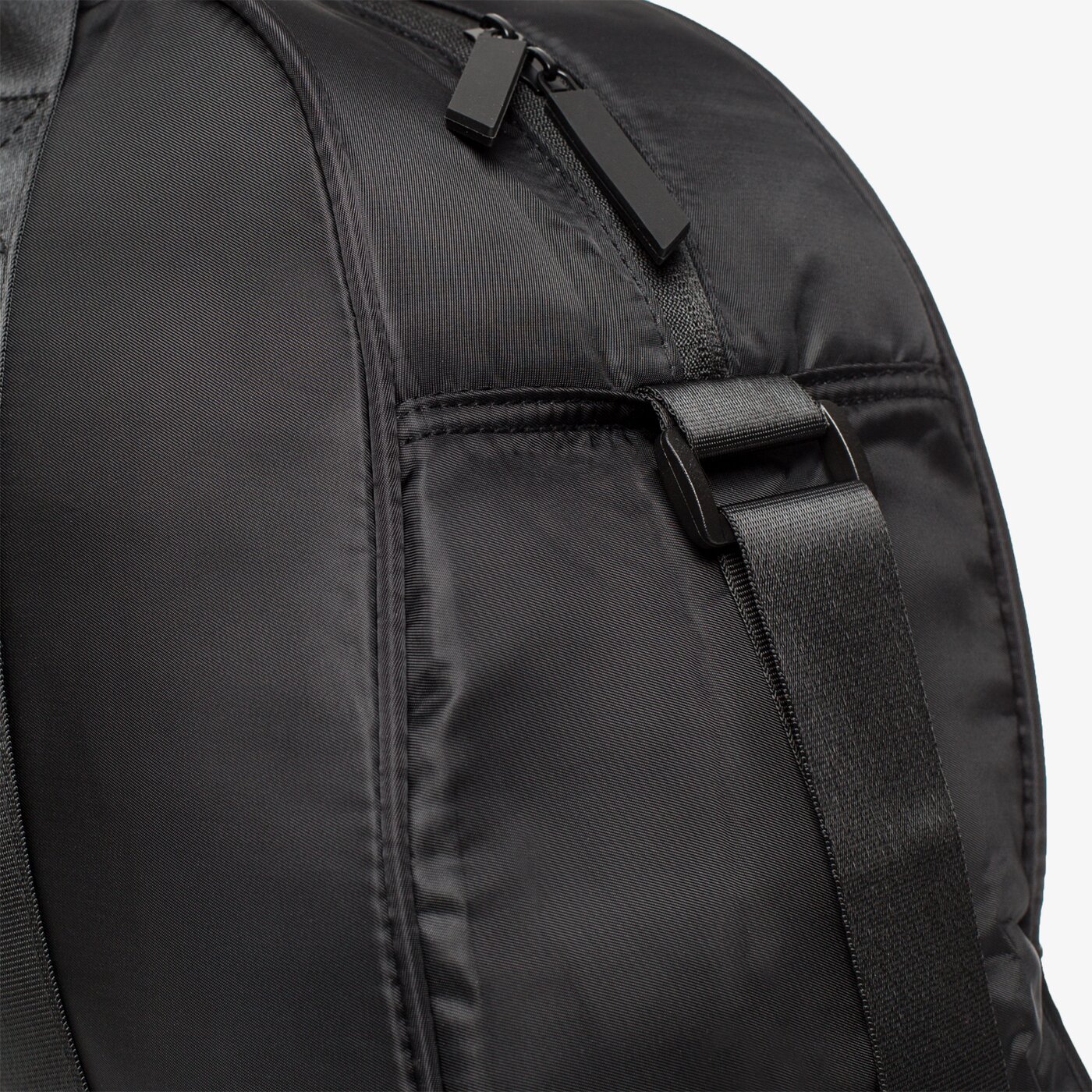 Torba sportowa damska LOTTO TORBA CATANZARO lo38bug32001 kolor czarny