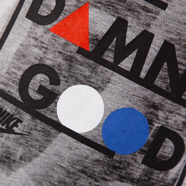 Koszulka damska NIKE T-SHIRT TEE BF-SO DAMN GOOD 547454063 kolor szary