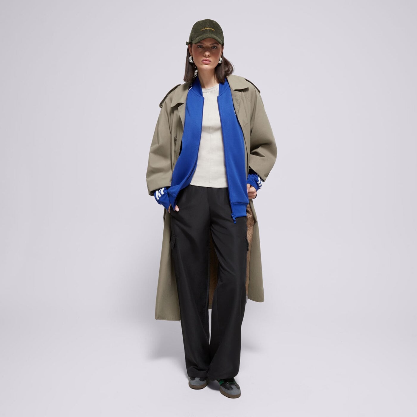 Spodnie dresowe damskie ADIDAS SPODNIE ESSENTIALS WOVEN CARGO ix9974 kolor czarny