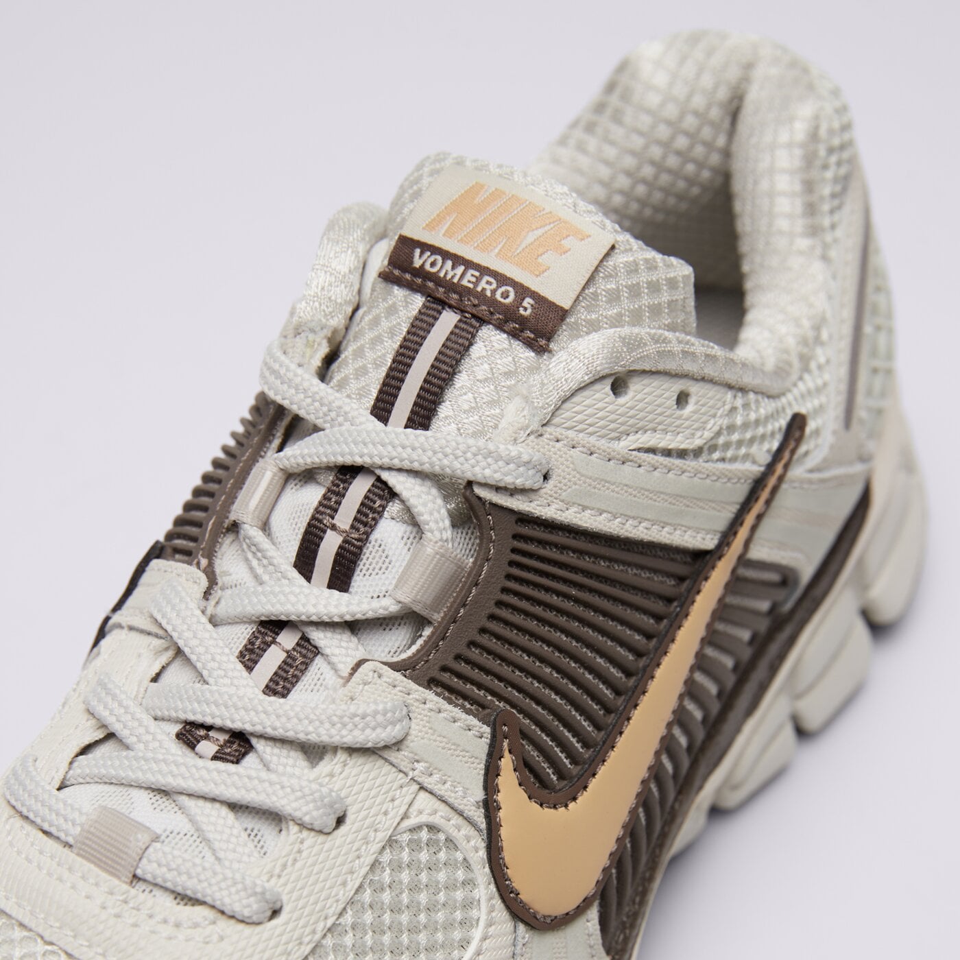 Buty sportowe damskie NIKE W ZOOM VOMERO 5 JD hm9657-001 kolor beżowy
