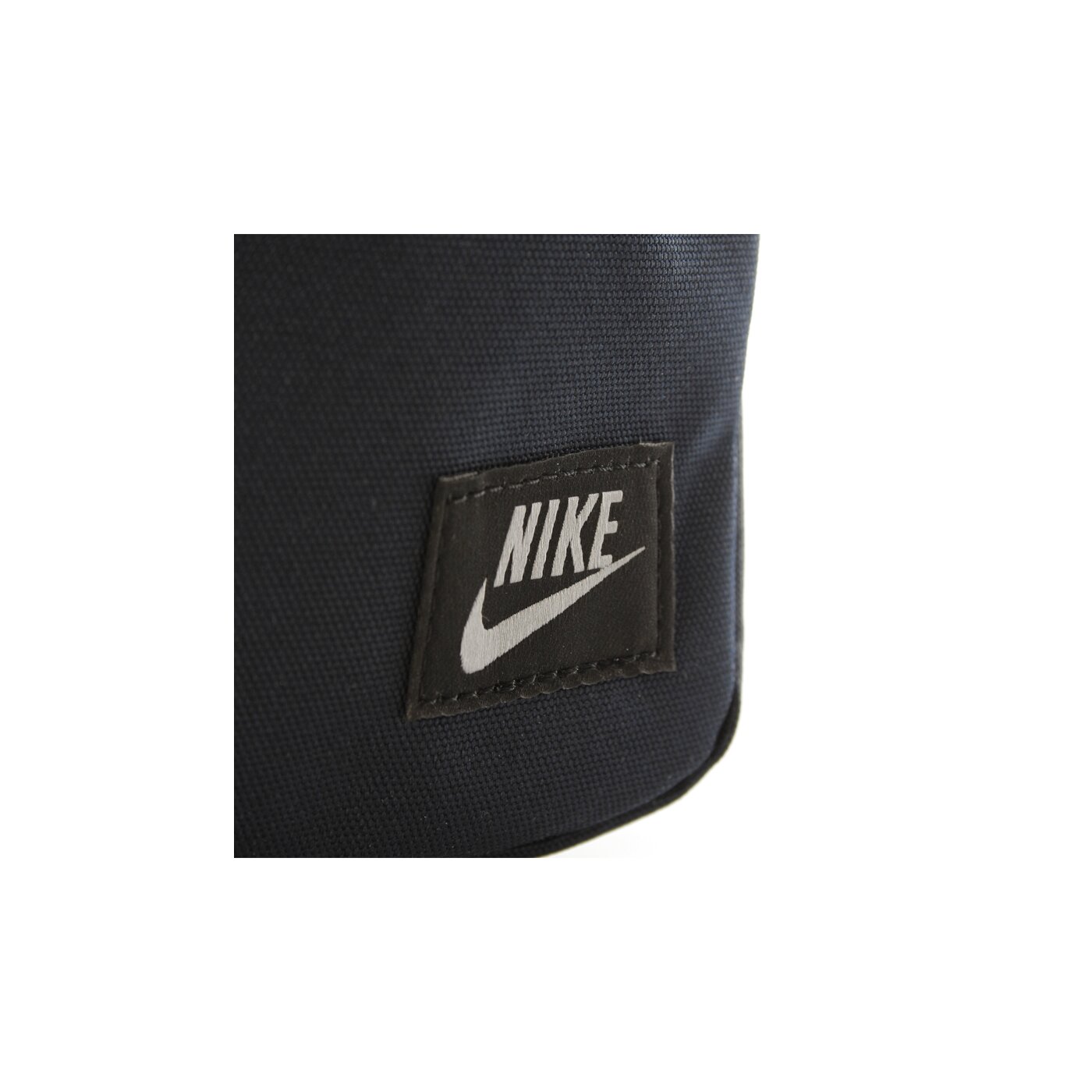 Torba sportowa damska NIKE TORBA CORE SMALL ITEMS II ba4293406 kolor granatowy